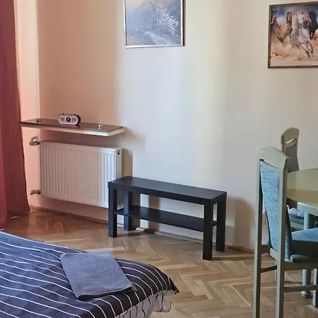 Homestay Warsaw Rooms *